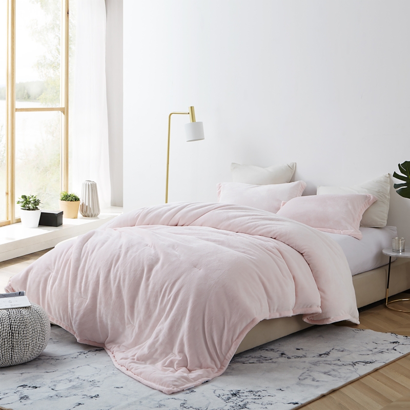 Plush Comforter in Rose Quartz with High-Pile Faux Fur