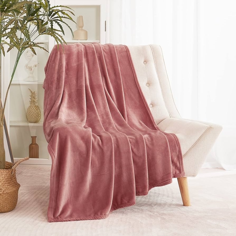 Plush Fleece Throw Blanket in Dusty Pink with Soft Sheen