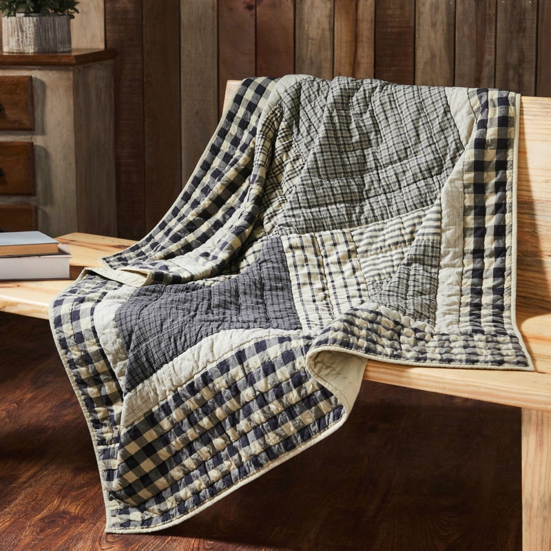 Primitive Star Patchwork Quilted Throw, Scalloped Edge, Rustic Style