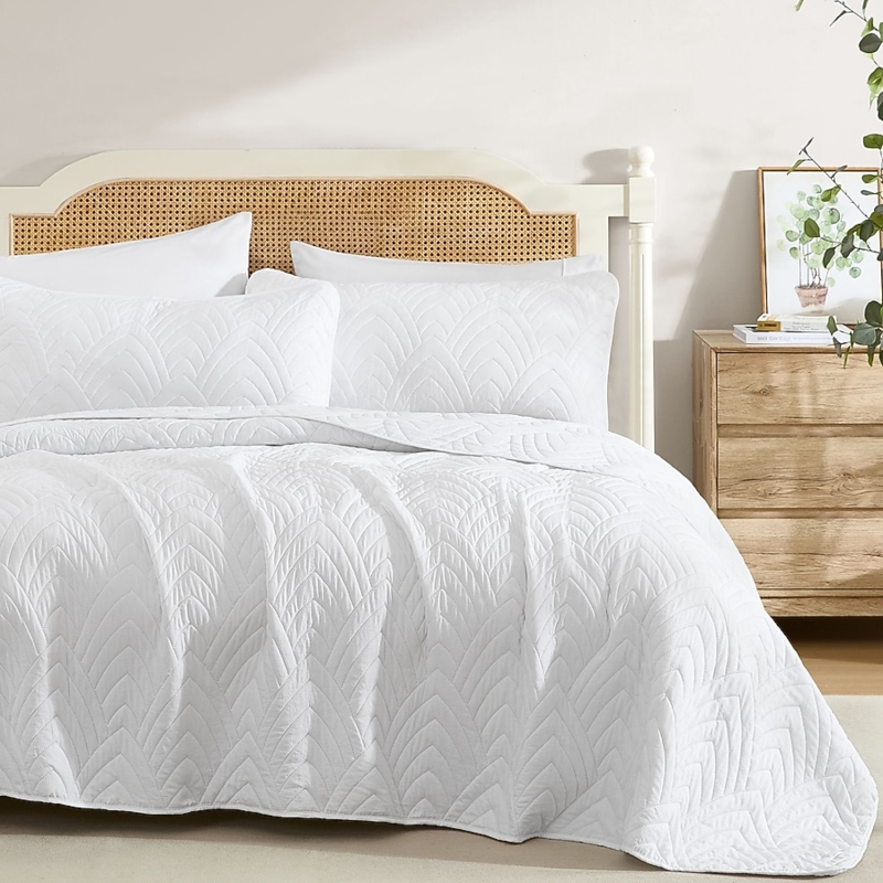 Quilt Set Blue Gray Interlocking Pattern Muted Cool Palette