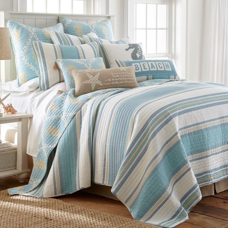 Quilt Set featuring Navy Blue Base & Intricate Coral Motif.