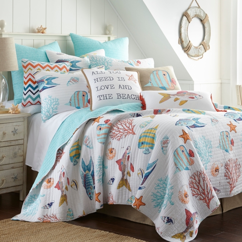 Quilt Set Seashell Print with Embroidered Typography Details