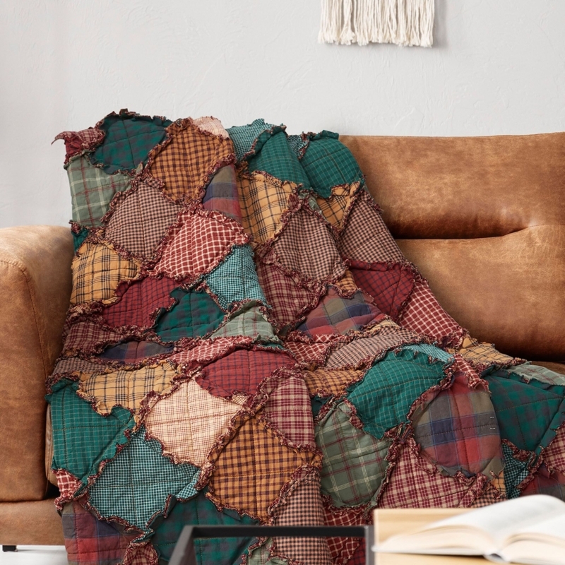 Quilted Throw Blanket Wilderness Motifs Scalloped Edge Lodge Style