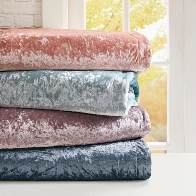 Reversible Crushed Velvet Throw Blanket in Blush Pink with Fleece
