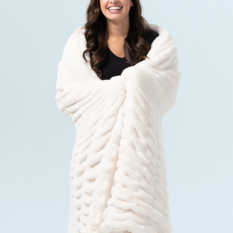 Ripple Faux Fur Blanket - White L - 60x72"