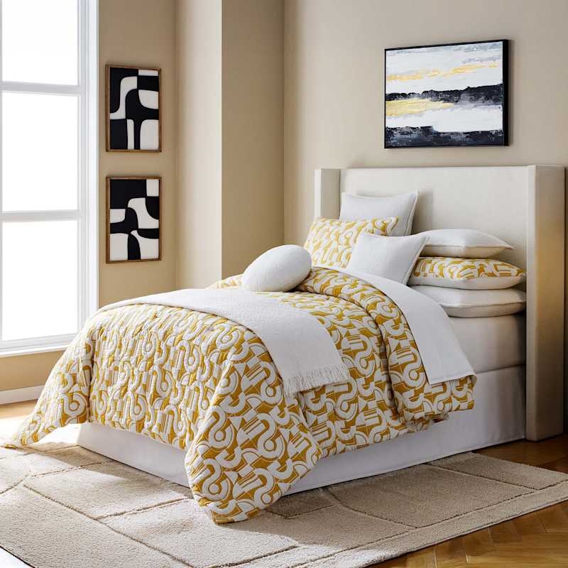 Scandinavian Bedding Set Vibrant Yellow Geometric Triangle Pattern