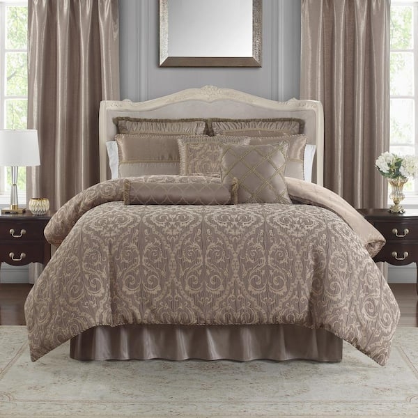 Taupe Jacquard Comforter Set with Shimmering Damask Pattern for Elegant Bedding