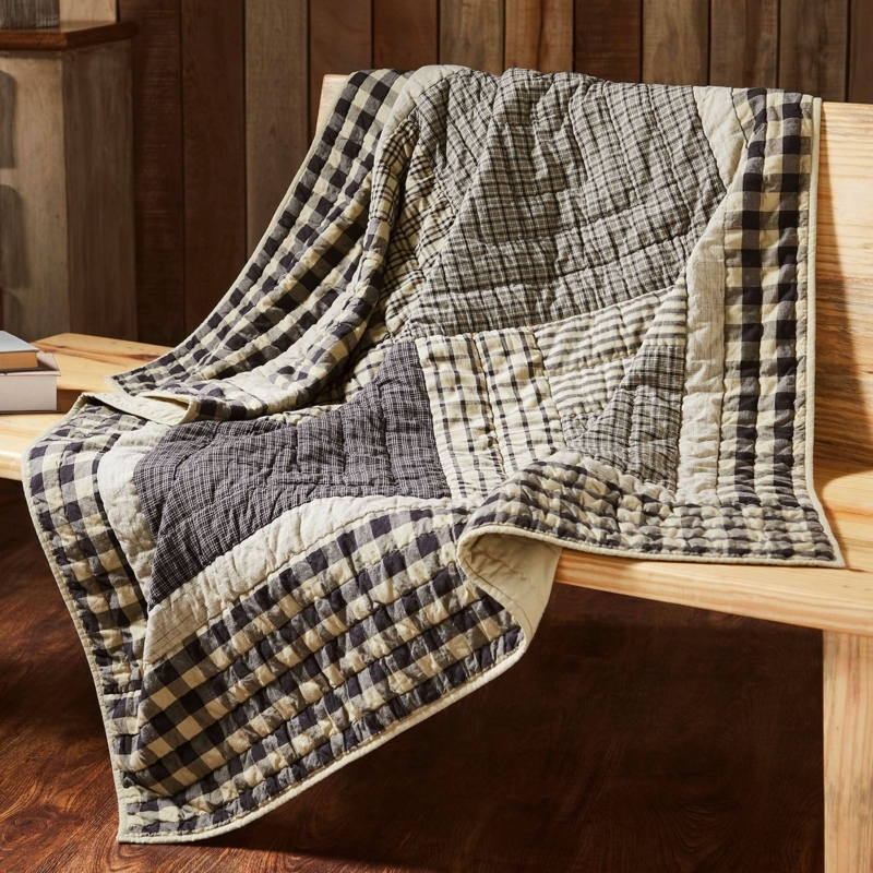 Throw Blanket Americana Style Patchwork Scalloped Edge Quilted