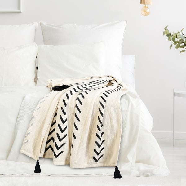 Throw Blanket Chevron Arrows Woven Texture Black Tassels Boho