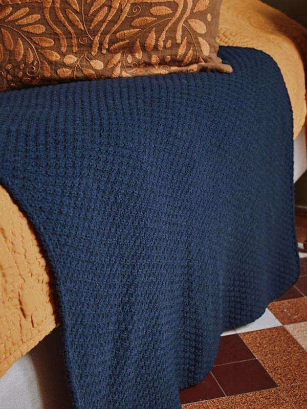 Throw Blanket Chunky Ribbed Knit Wool-Like Yarn Artisanal Styling