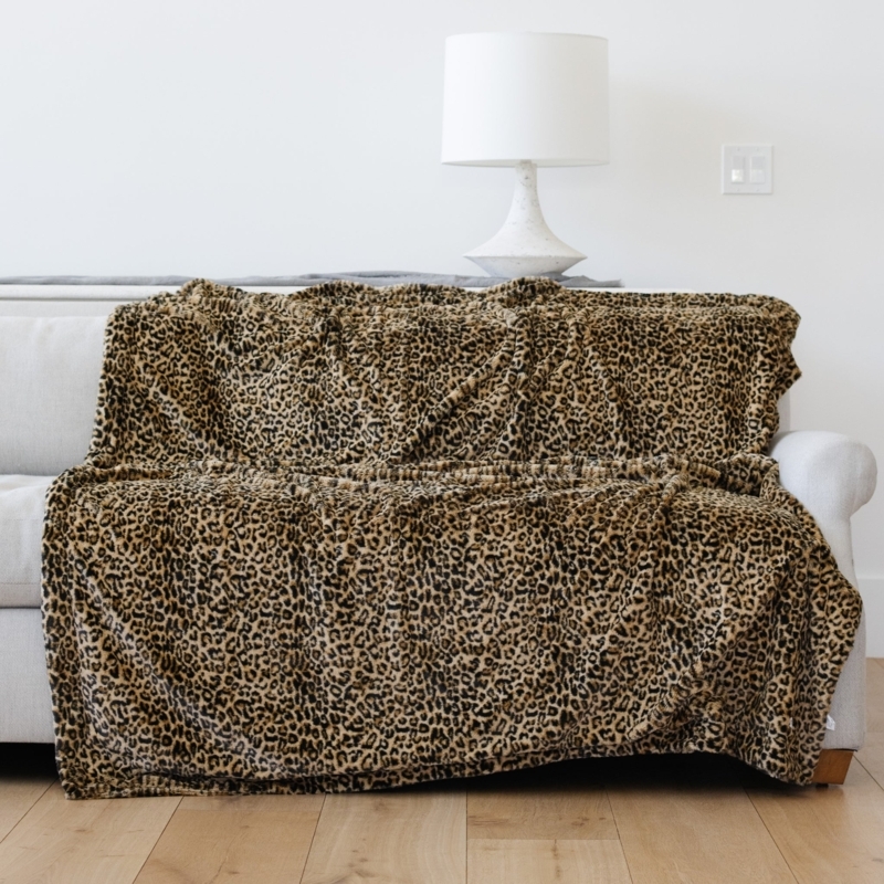 Throw Blanket in Long Pile Faux Fur for Glam Sofa Styling