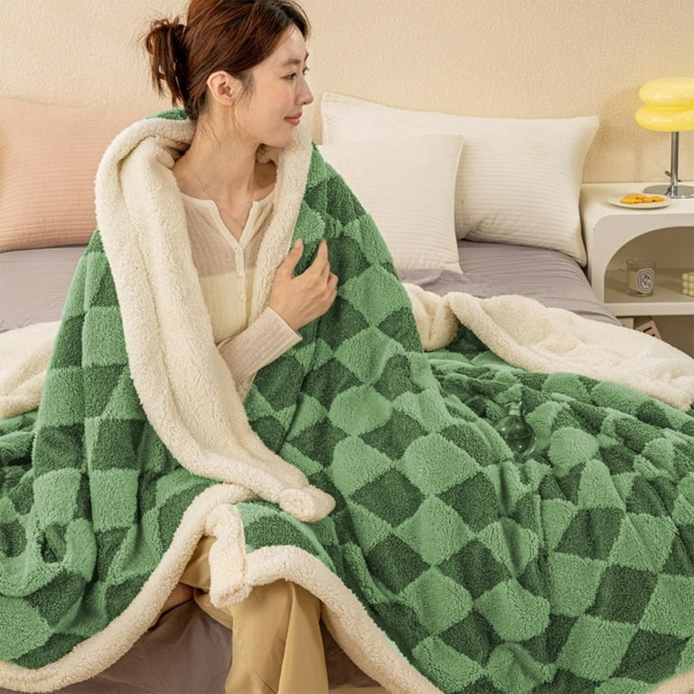Throw Blanket, Light Gray Deep Grid Fleece for Textured Sofa Styling