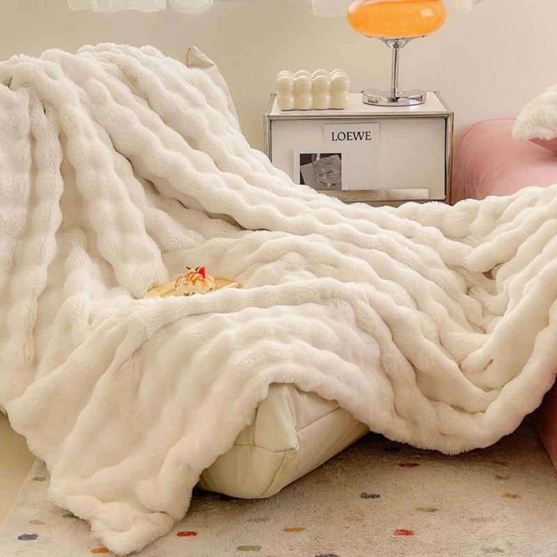 Throw Blanket Long Pile White Shaggy Surface Luxurious Furry Decor Accents