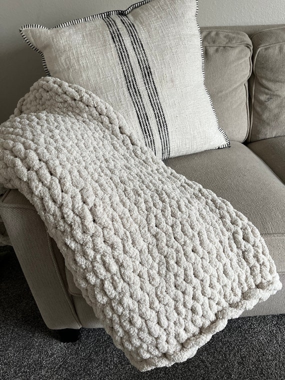 Throw Blanket Off-White Ribbed Surface Chenille Chunky Knit Open Weave