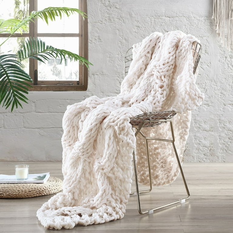 Throw Blanket, Oversized Chunky Knit. Cream Weave, Soft Scandinavian Style.