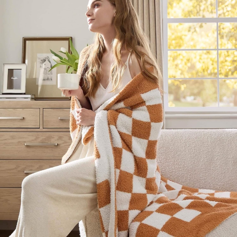 Throw Blanket Reversible Checkerboard Pattern Plush Texture Camel & Cream