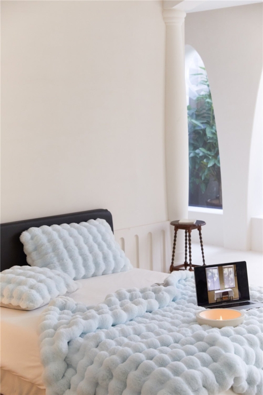 Throw Blanket White Extra Long Fibers Shaggy Texture Plush Bedding Accent