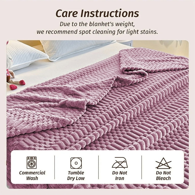 Throw Blanket with Leaf Pattern & Jacquard Weave in Pink