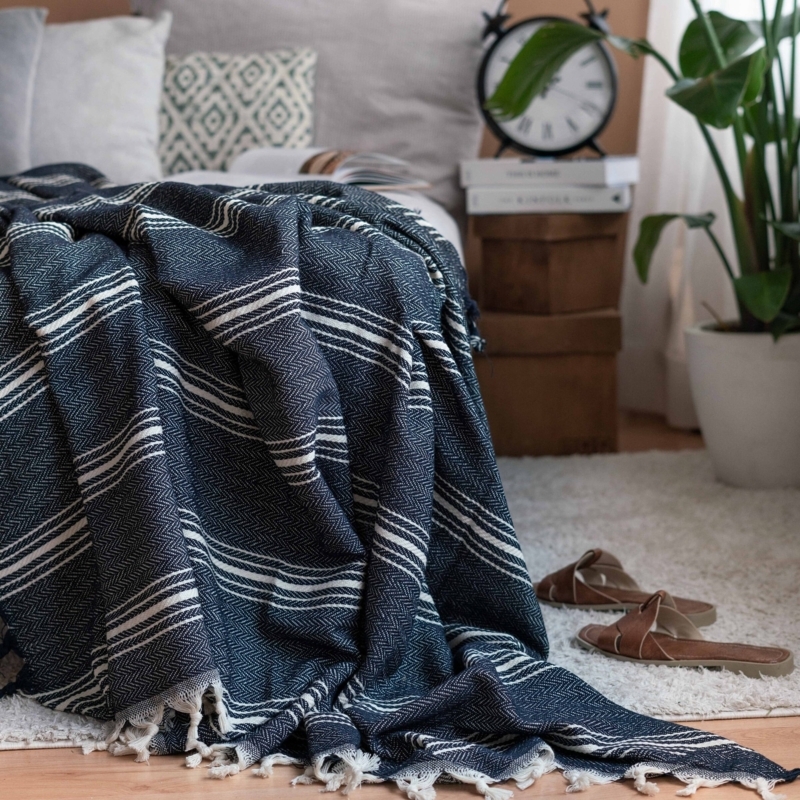 Throw Blanket Woven Diamond Pattern Braided Tassels Bohemian Accents