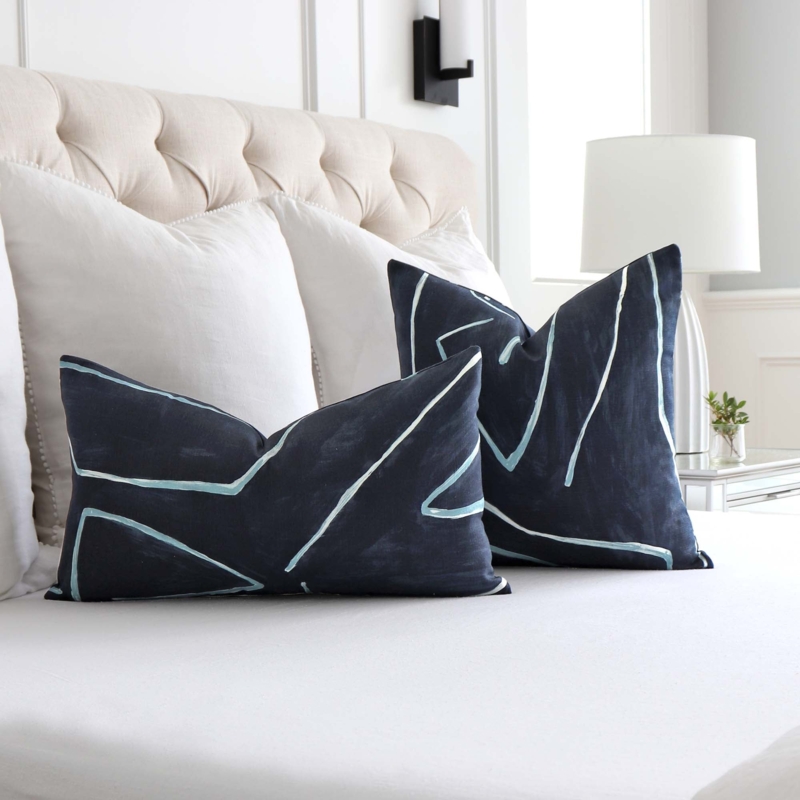 Throw Pillow Graffito Pattern Contemporary Accent