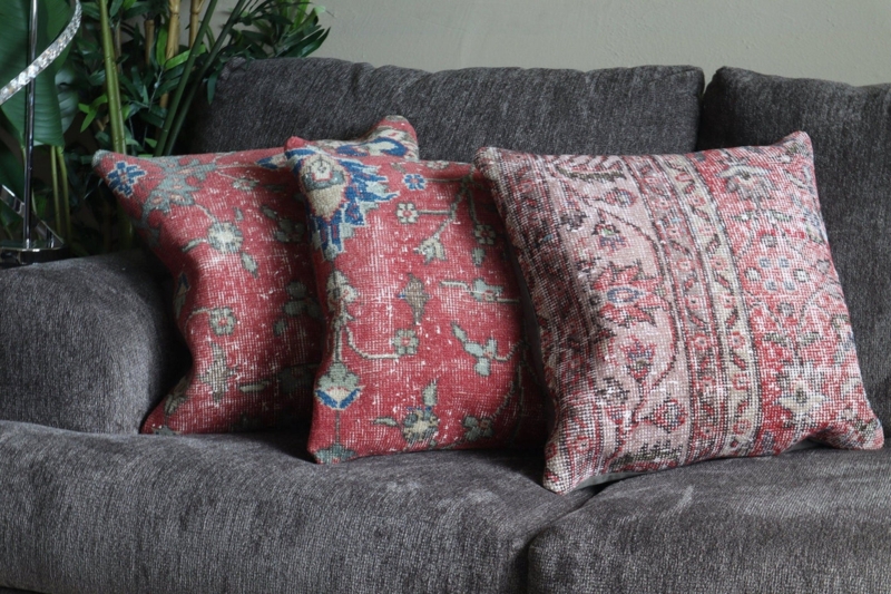 Throw Pillow Set Modern Farmhouse Vintage Rug Pattern Distressed Red