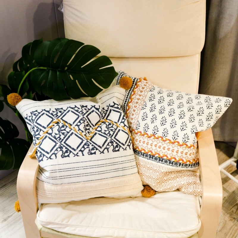 Throw Pillow Set of 2 Cream Black Farmhouse Embroidery Tassels