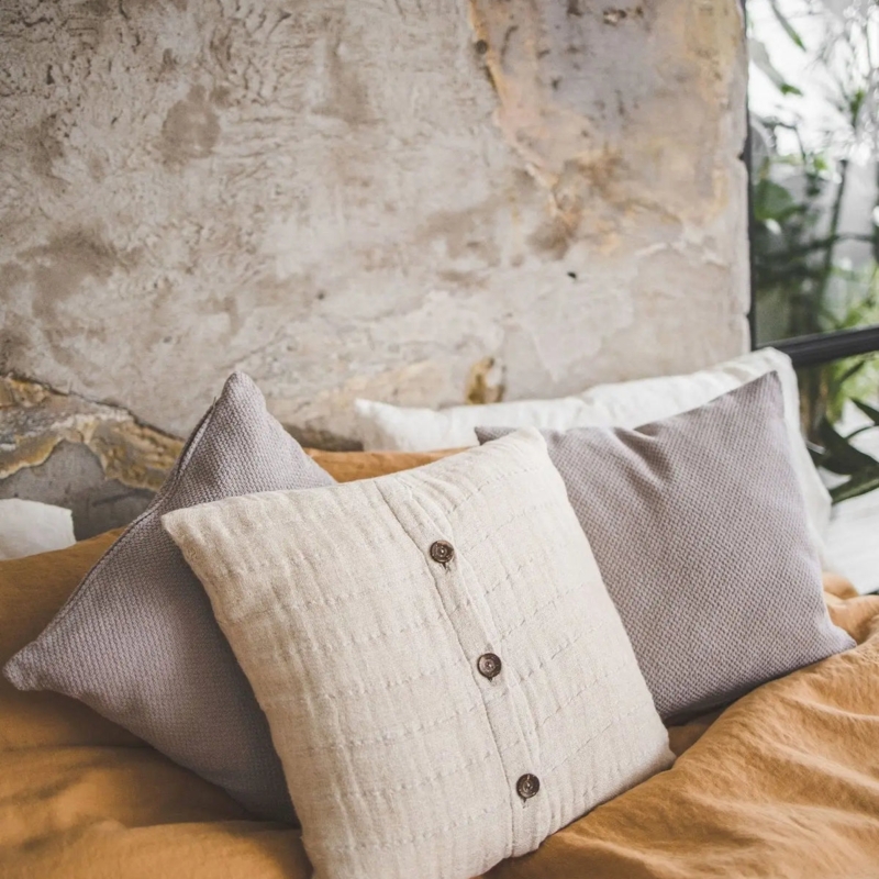 Throw Pillow with Three-Layer Plissé Linen and Coconut Buttons