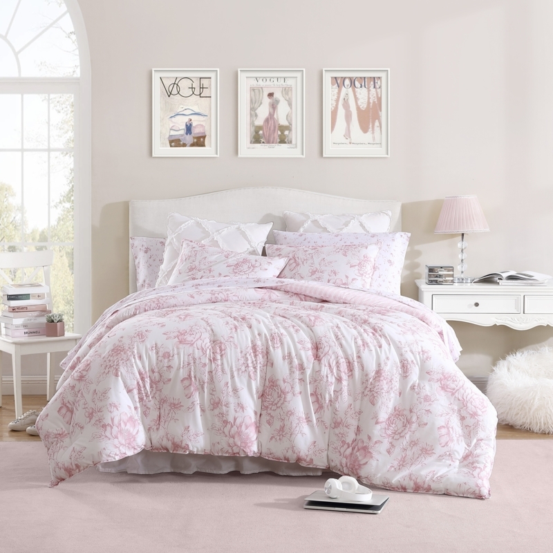 Traditional Comforter Set with Botanical Floral Print