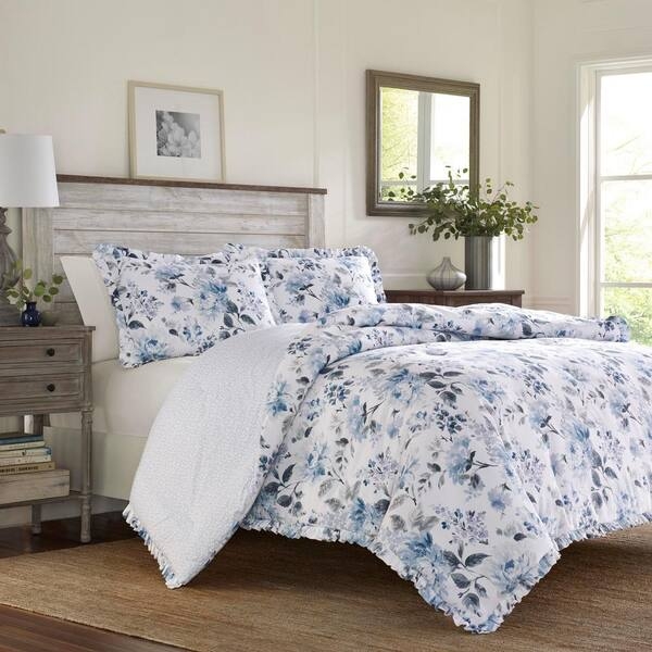 Traditional Cottage Blue Floral Comforter Set with Bed Skirt