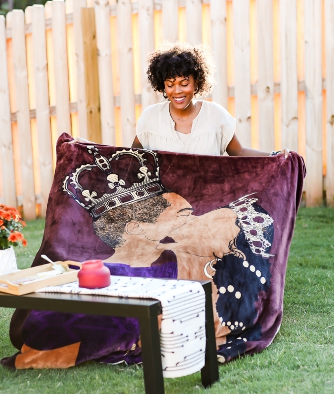 Vibrant Graphic Throw Blanket, King & Queen Print