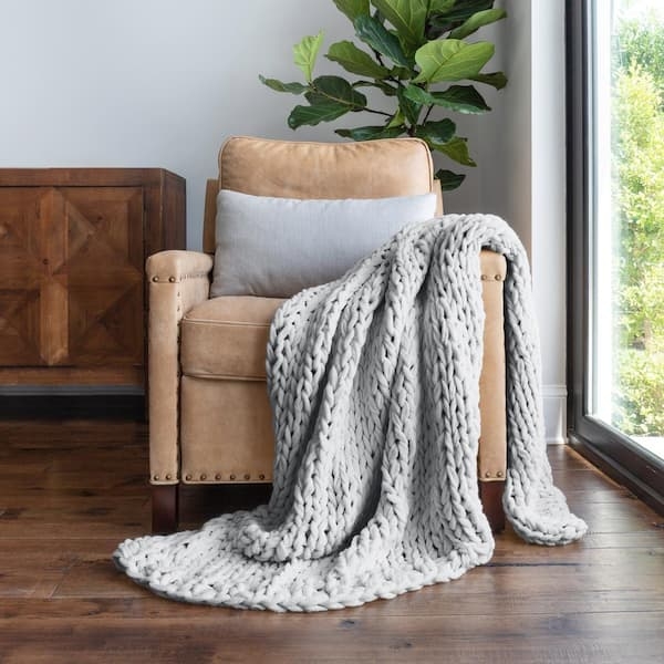 Voluminous Braided Throw Blanket, Chunky Knit, Hygge Style