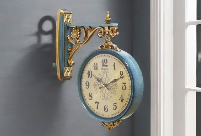 Wall Clock Distressed White Finish, Cottage Style Wall Molding Design