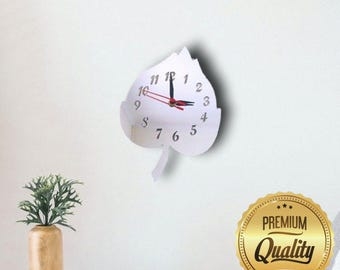Wall Clock Leaf Shaped Botanical Design with Green Matte Finish