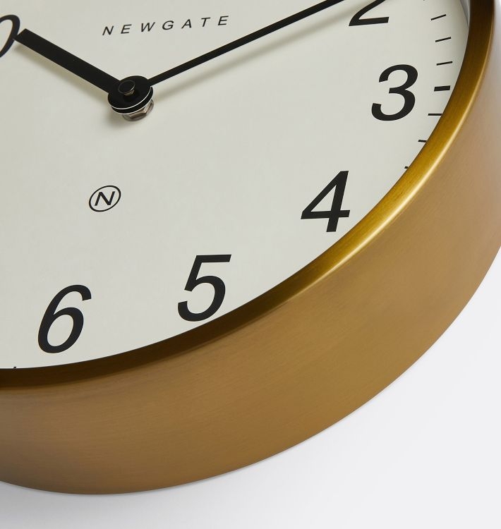 Wall Clock Mid-Century Round Frame High Contrast Numerals