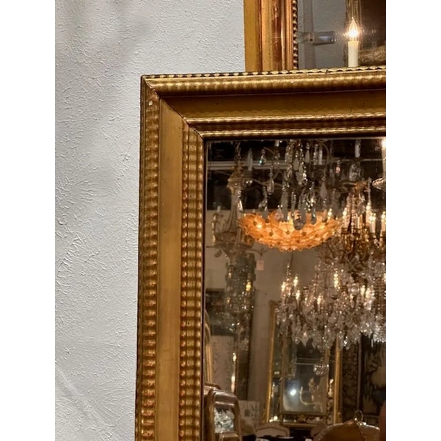 Wall Mirror: Antique Gold Reeded Texture & Transitional Style
