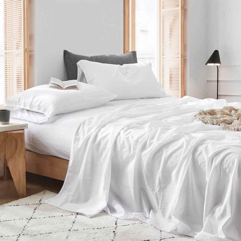 4 Piece Queen Sheet Set Made with High Quality 200 Thread Count Cotton  European Made