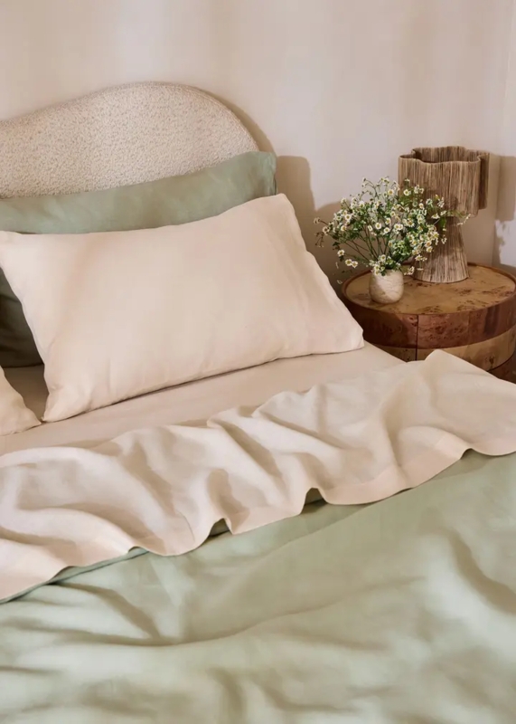 Bedding Set in Lilac Linen-Like Fabric with Matching Storage Bag