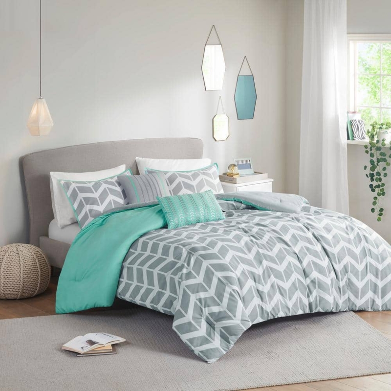 Bohemian Medallion Comforter Set, Vibrant Teal and White Print