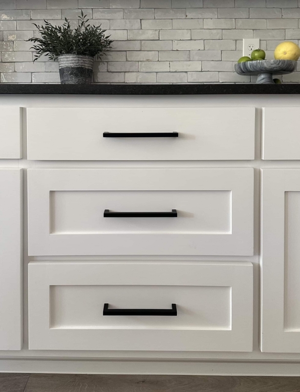 Cabinet Hardware: Mixed Brushed Brass Pulls & Knobs on Shaker Cabinetry