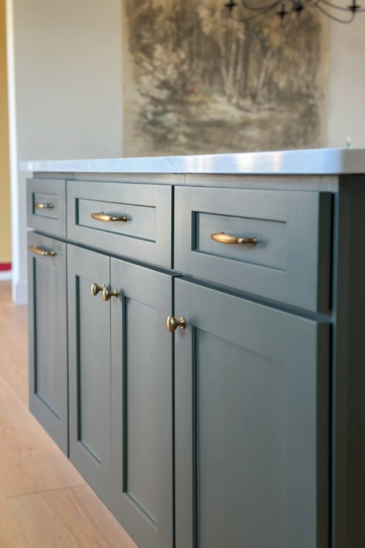 Cabinet Hardware Vertical Picket Backsplash Brushed Brass White Shaker