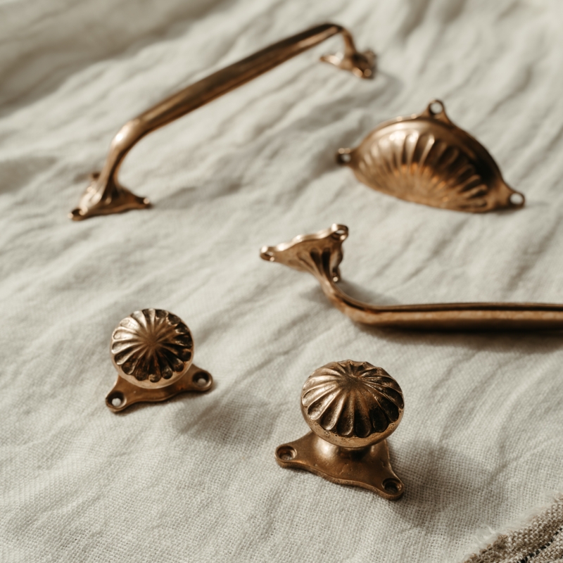 Cabinet Knob Traditional Fluted Silicon Bronze Round Silhouette