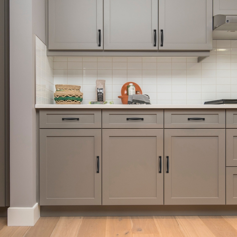 Cabinet Pull: Simple Bar Handle, Ideal for Shaker Style Kitchens, Matte
