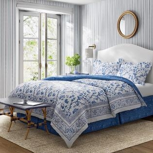 Comforter Set Floral Toile Blue White, Traditional Blue And White Bedroom