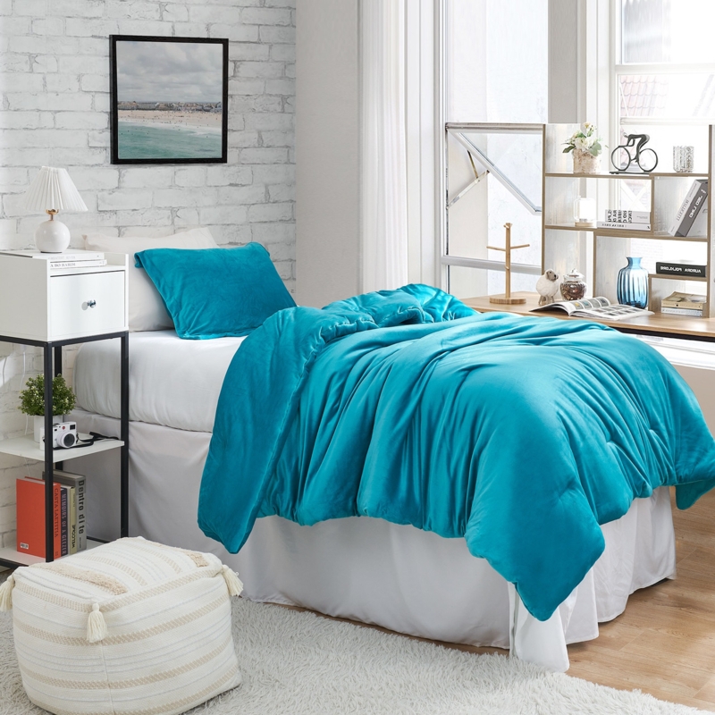 Comforter Set, Oversized Plush Tahitian with Ribbed Shams.