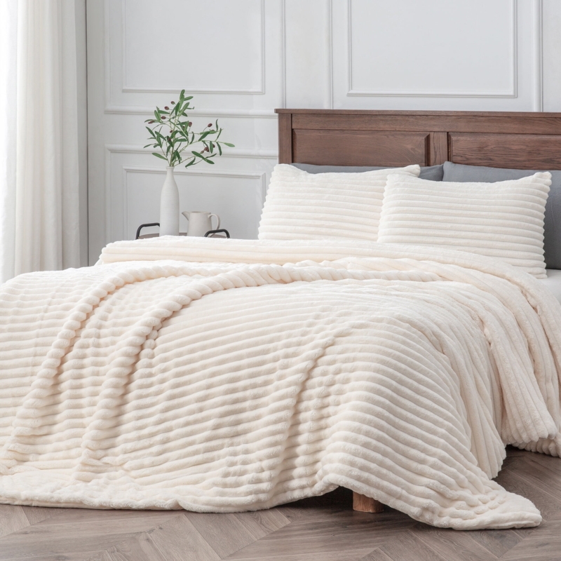 Comforter Set Plush White Fleece Texture Cozy Bedroom Styling