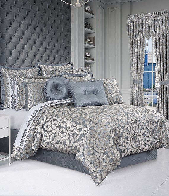 Comforter Set: Silver Bedding with Interlocking Damask Pattern.