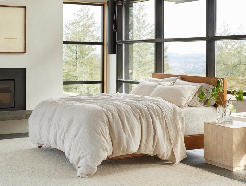 Cream Flanged Linen Bedding Set with Lived-in Organic Styling