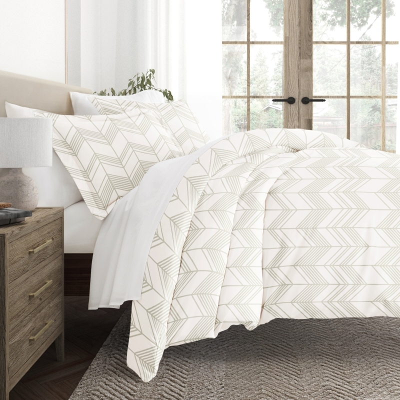 Duvet Cover Set Gray and White Bold Chevron Print Contemporary
