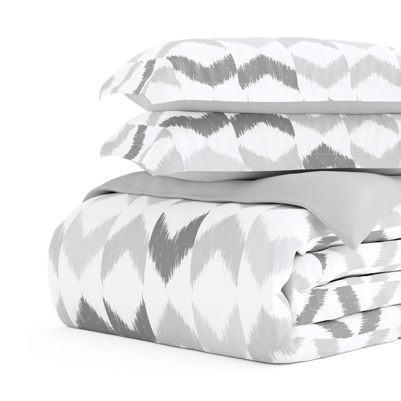 Duvet Cover Set Light Gray and White Large-Scale Chevron Pattern