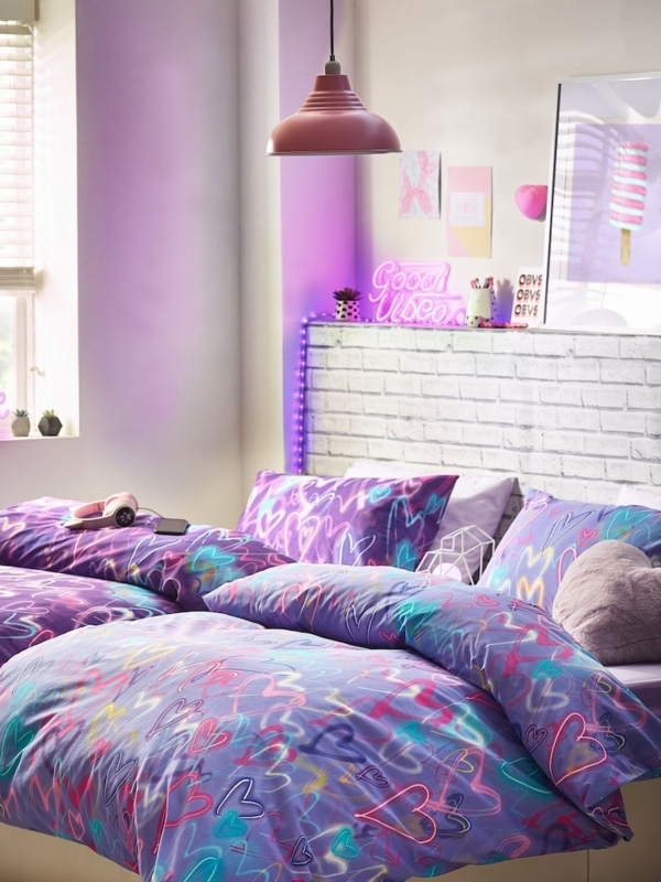 Duvet Cover Set Neon Heart Motif Graphic Print Vibrant Playful Youthful
